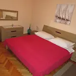 Casa Rosada Podgora (Split-Dalmatia)