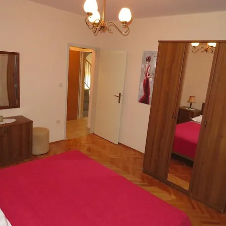 Pensión Casa Rosada Podgora (Split-Dalmatia)